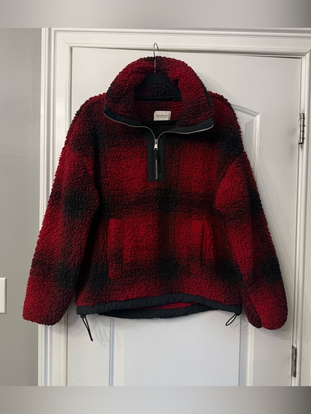 Abercrombie & Fitch red and black Sherpa sweater size medium